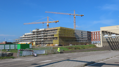 850995 Gezicht op de bouw van het woningproject 'Green Ville' aan de Madridstraat in de wijk Leidsche Rijn te Utrecht, ...
